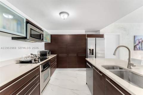 1900 N Bayshore Dr 3202, Miami FL - photo 7 of 11