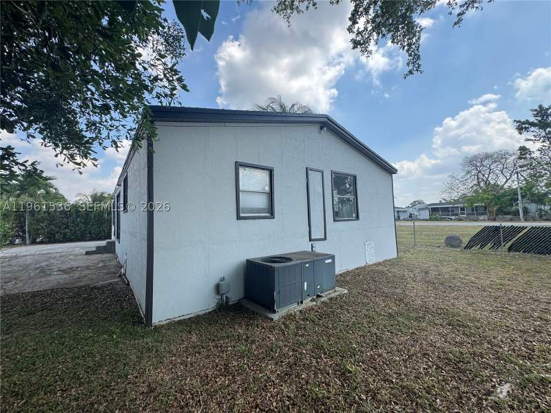 3 bedroom MobileHome at 19800 SW 180th Av #379, Americana Village Condo, Miami — photo 2
