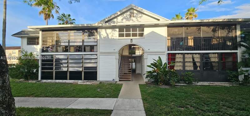 2 bedroom Condominium at 18965 NW 62nd Ave 202, Countryside Village Condo, Hialeah — photo 2