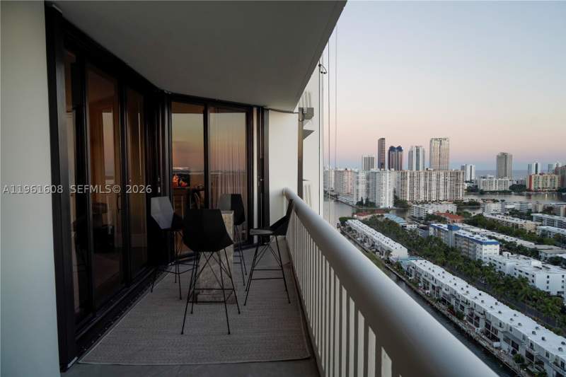 3 bedroom Condominium at 2000 Island Blvd 2404, 2000 Isl Blvd Williams Is, Aventura — photo 2