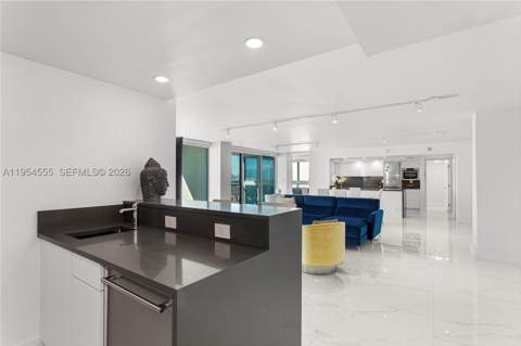 2655 Collins Ave Ph06/08, Miami Beach FL - photo 9 of 39