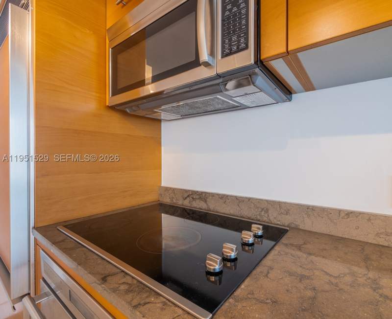 1 bedroom Condominium at 465 Brickell Ave 2304, Iconbrickell Condo No 1, Miami — photo 4