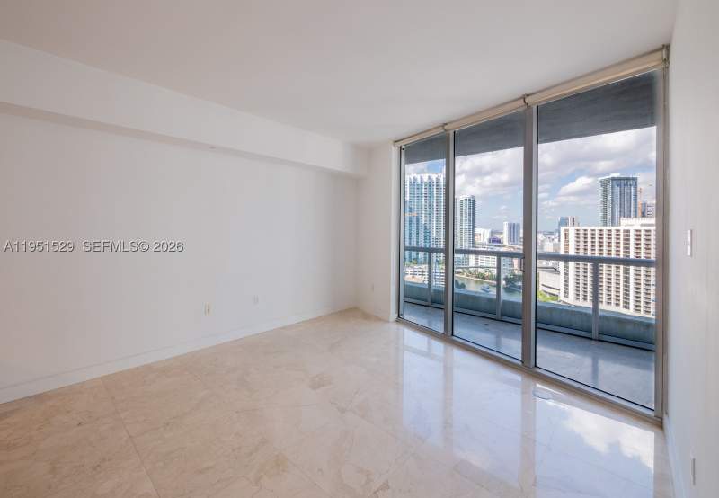 1 bedroom Condominium at 465 Brickell Ave 2304, Iconbrickell Condo No 1, Miami — photo 5