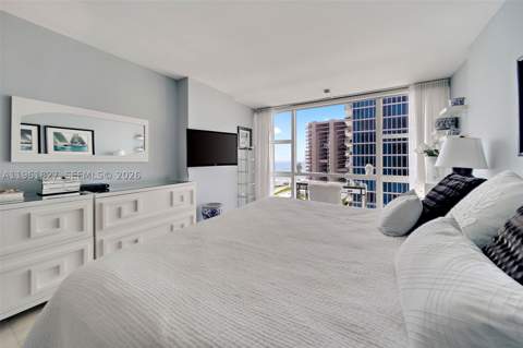 6801 Collins Ave 1110 (Door 1106), Miami Beach FL - photo 16 of 44