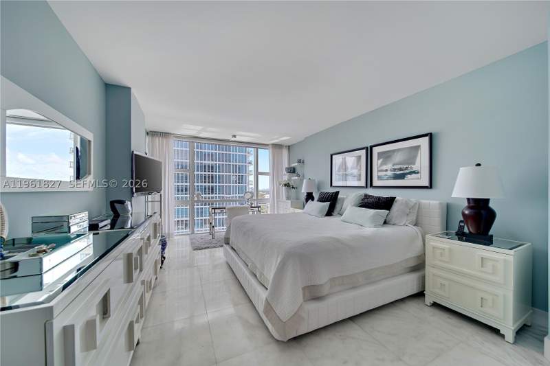 2 bedroom Condominium at 6801 Collins Ave 1110 (Door 1106), Central Carillon Beach Co, Miami Beach — photo 4