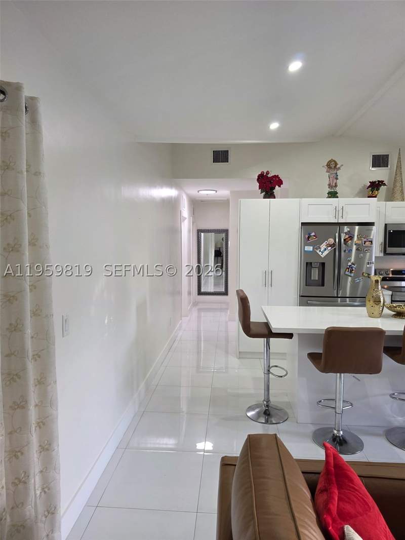 4 bedroom SingleFamilyResidence at 8523 NW 35th Pl, Elson Manors, Miami — photo 3