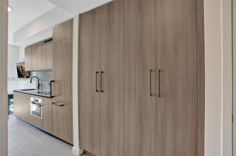 121 NE 5th Street 401B, Miami FL - photo 7 of 31