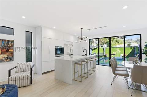 255 NW 39th St, Miami FL - photo 12 of 33
