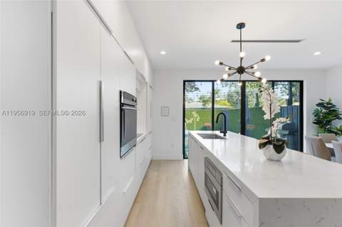 255 NW 39th St, Miami FL - photo 15 of 33
