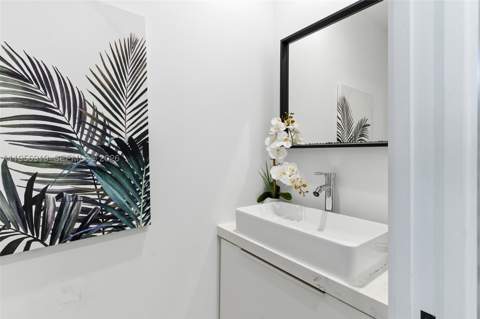 255 NW 39th St, Miami FL - photo 17 of 33
