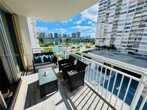 18051 Biscayne Blvd 503, Aventura FL - photo 18 of 46