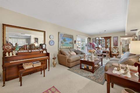 9401 SW 97th Ave, Miami FL - photo 14 of 77