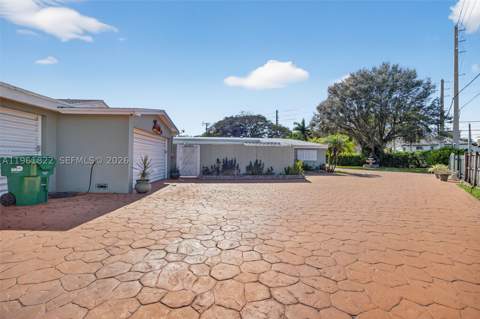 9401 SW 97th Ave, Miami FL - photo 7 of 77