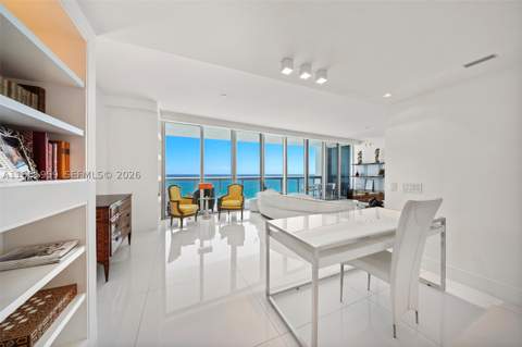 6899 Collins Ave 2307/10, Miami Beach FL - photo 10 of 43