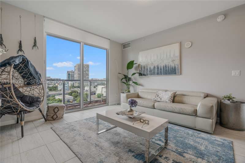 1 bedroom Condominium at 3900 Biscayne Blvd S-904, Quadro Condo, Miami — photo 1