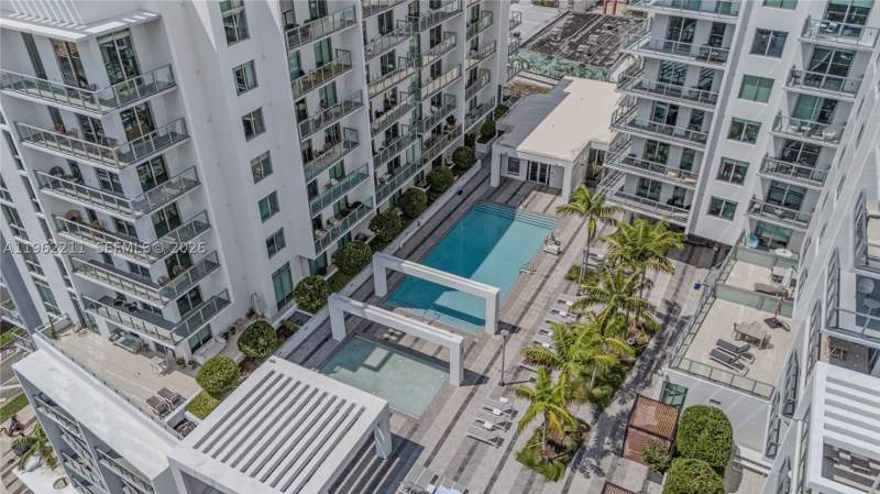 1 bedroom Condominium at 3900 Biscayne Blvd S-904, Quadro Condo, Miami — photo 2
