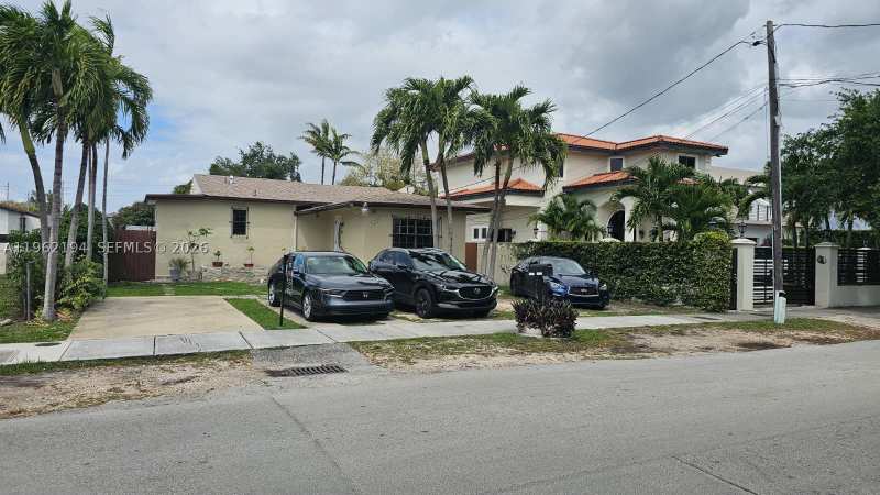 4 bedroom SingleFamilyResidence at 8891 SW 28th St, John A Campbell Little Fa, Miami — photo 1