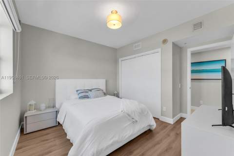 14951 Royal Oaks Ln 2201, North Miami FL - photo 14 of 23