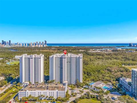 14951 Royal Oaks Ln 2201, North Miami FL - photo 21 of 23