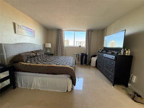 19370 Collins Ave 1022, Sunny Isles Beach FL - photo 8 of 11