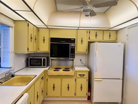 3750 NE 169 St Apt.G.405, North Miami Beach FL - photo 21 of 33