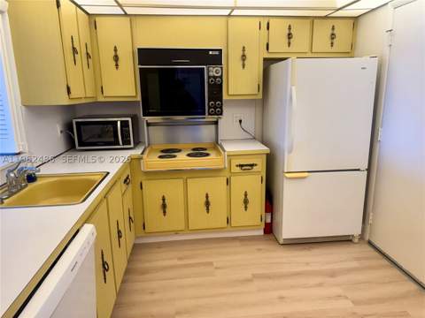 3750 NE 169 St Apt.G.405, North Miami Beach FL - photo 22 of 33