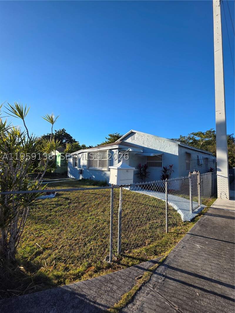 3 bedroom SingleFamilyResidence at 2401 NW 56th St, Syrola Pines, Miami — photo 2
