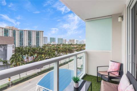 19201 Collins Ave 439, Sunny Isles Beach FL - photo 17 of 38