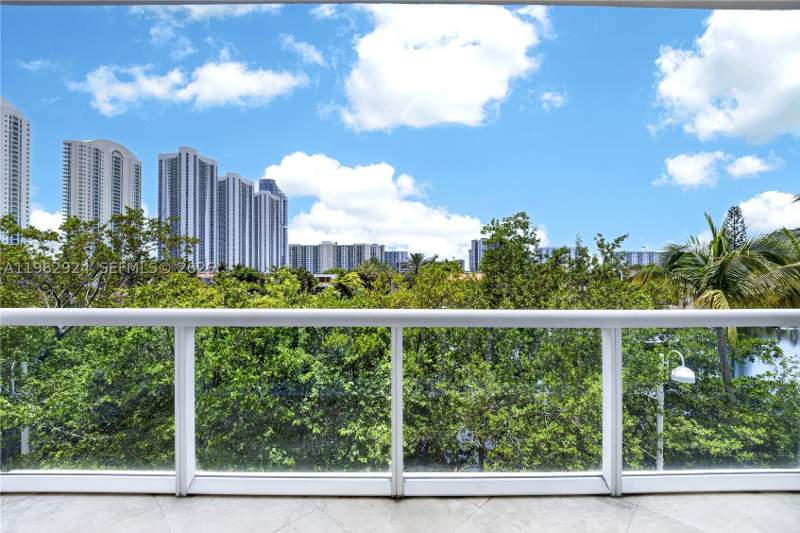 3 bedroom Condominium at 16500 Collins Ave Th-9, Oceania V Condo, Sunny Isles Beach — photo 4
