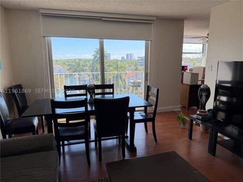 16546 NE 26th Ave 6H, North Miami Beach FL - photo 15 of 23