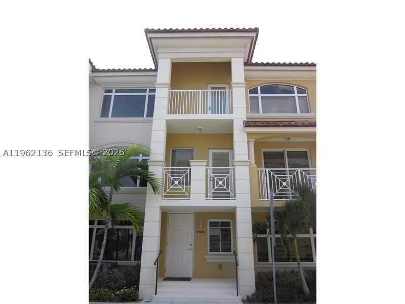 2 bedroom Townhouse at 18402 NE 27 Ct 124, Merco At Aventura, Aventura — photo 2