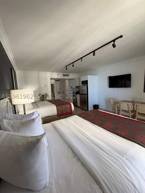 19201 Collins Ave 820, Sunny Isles Beach FL - photo 10 of 17