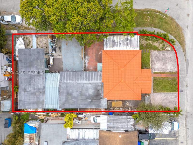 4 bedroom SingleFamilyResidence at 941 SW 31st Ct, Hilah Park Addn, Miami — photo 2