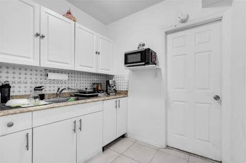 941 SW 31st Ct, Miami FL - photo 9 of 34
