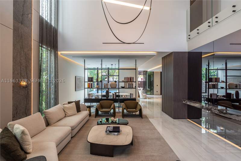 5 bedroom SingleFamilyResidence at 10540 NW 67th Ter, Grand Floridian Estates, Doral — photo 2