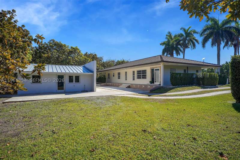 7 bedroom SingleFamilyResidence at 19955 SW 186th St, redlands, Miami — photo 4