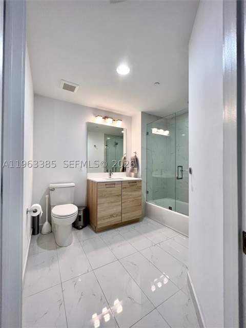 16385 Biscayne Blvd 607, North Miami Beach FL - photo 17 of 30