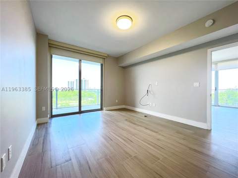 16385 Biscayne Blvd 607, North Miami Beach FL - photo 20 of 30