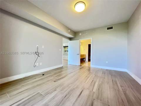 16385 Biscayne Blvd 607, North Miami Beach FL - photo 21 of 30