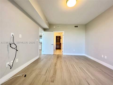 16385 Biscayne Blvd 607, North Miami Beach FL - photo 22 of 30