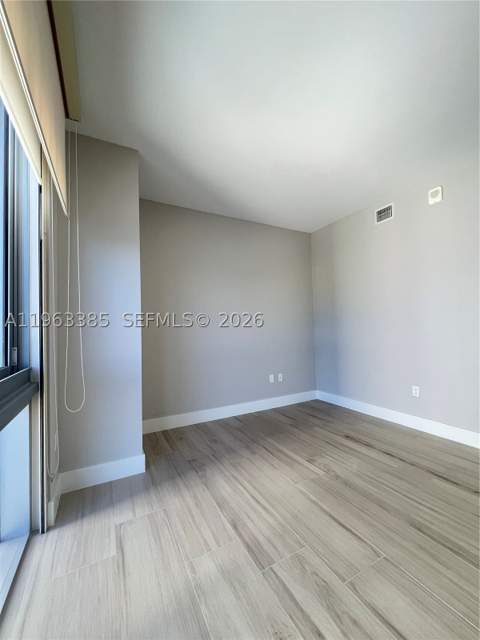 16385 Biscayne Blvd 607, North Miami Beach FL - photo 7 of 30