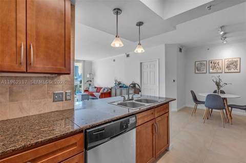 2000 N Bayshore Dr 909, Miami FL - photo 12 of 39