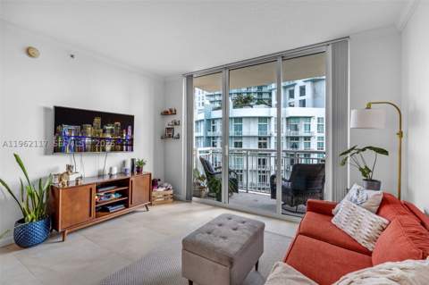 2000 N Bayshore Dr 909, Miami FL - photo 13 of 39