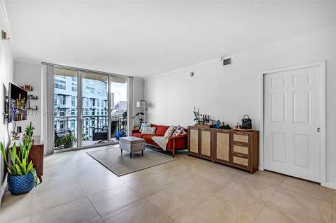2000 N Bayshore Dr 909, Miami FL - photo 9 of 39