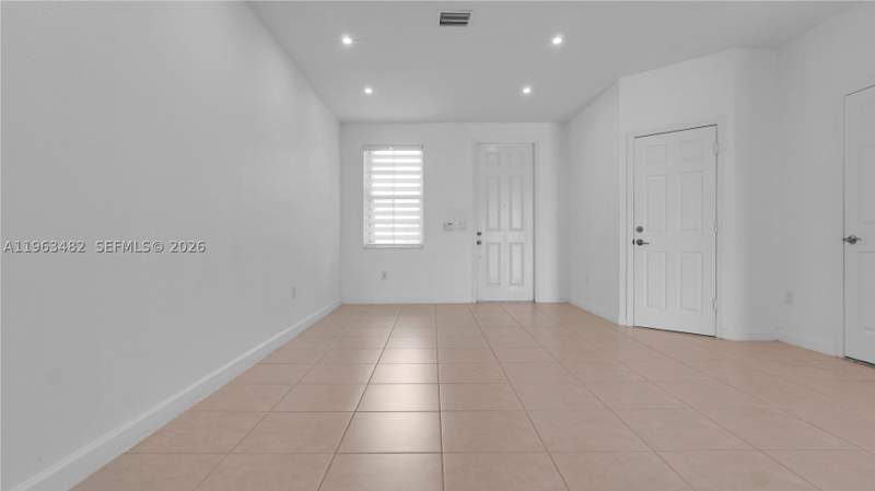 3 bedroom Townhouse at 8678 NW 113th Ct, Island at Doral, Doral — photo 5