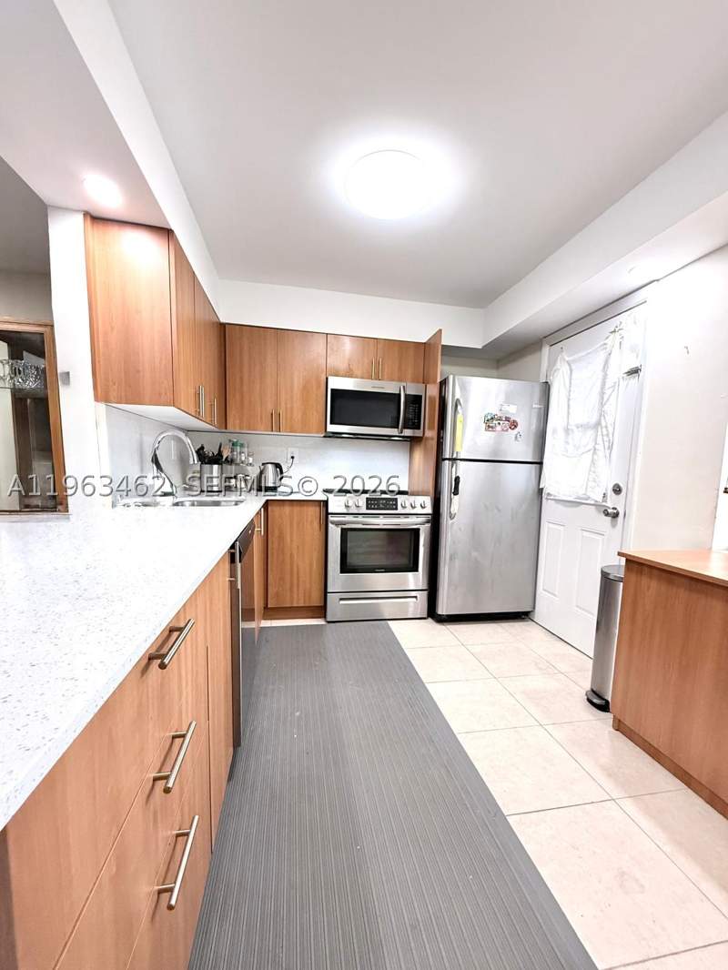 1 bedroom Condominium at 1501 NE 191st St C114, Rolling Green Condo C, Miami — photo 2