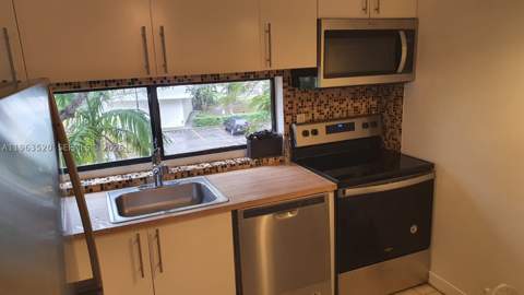17021 N Bay Rd 316, Sunny Isles Beach FL - photo 6 of 19