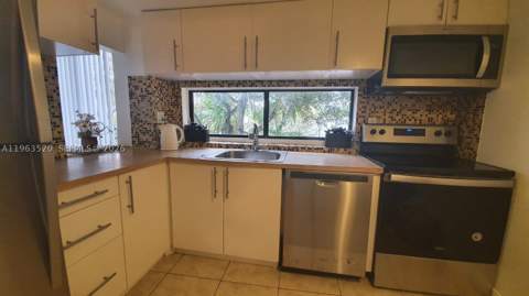 17021 N Bay Rd 316, Sunny Isles Beach FL - photo 7 of 19