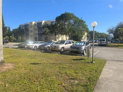 940 NE 199th St 114, Miami FL - photo 21 of 28