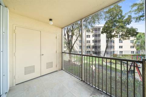8225 Lake Drive 205, Doral FL - photo 17 of 28